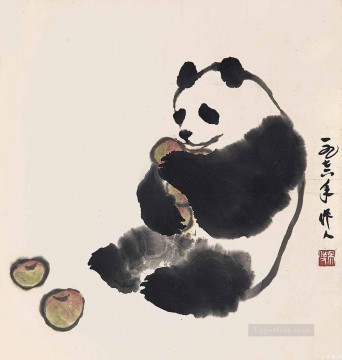 他の動物 Painting - 呉祖仁パンダとフルーツの古い中国の水墨動物